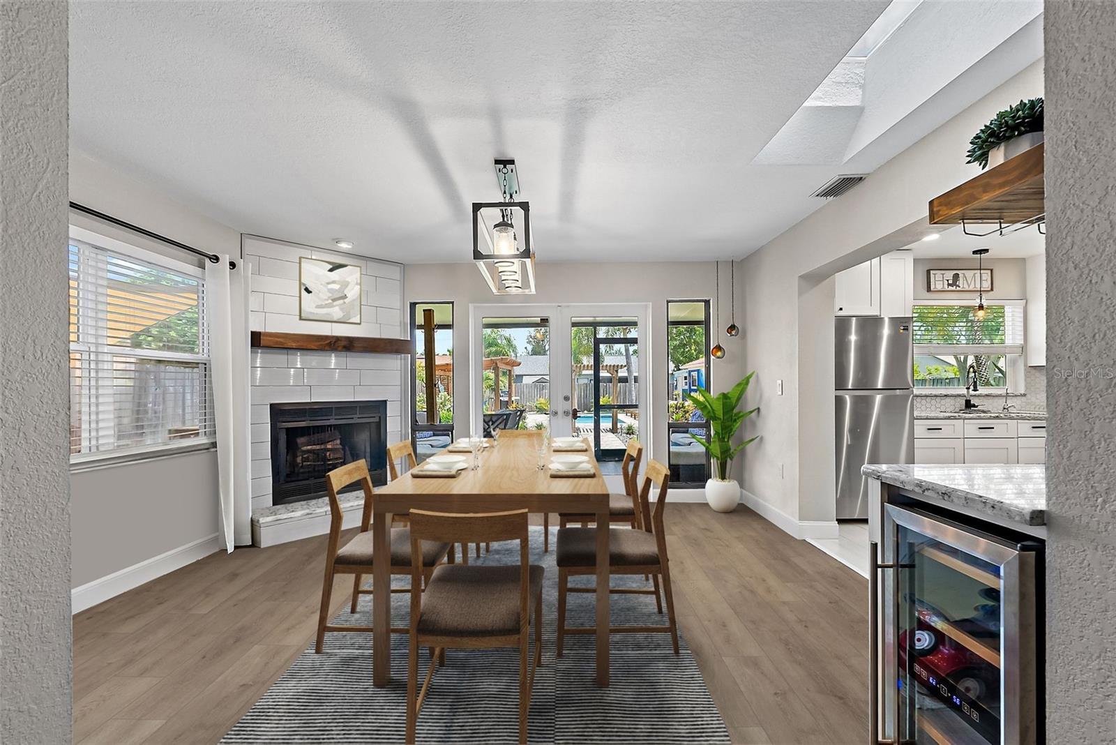 Listing photo id 8 for 6521 69th Avenue N