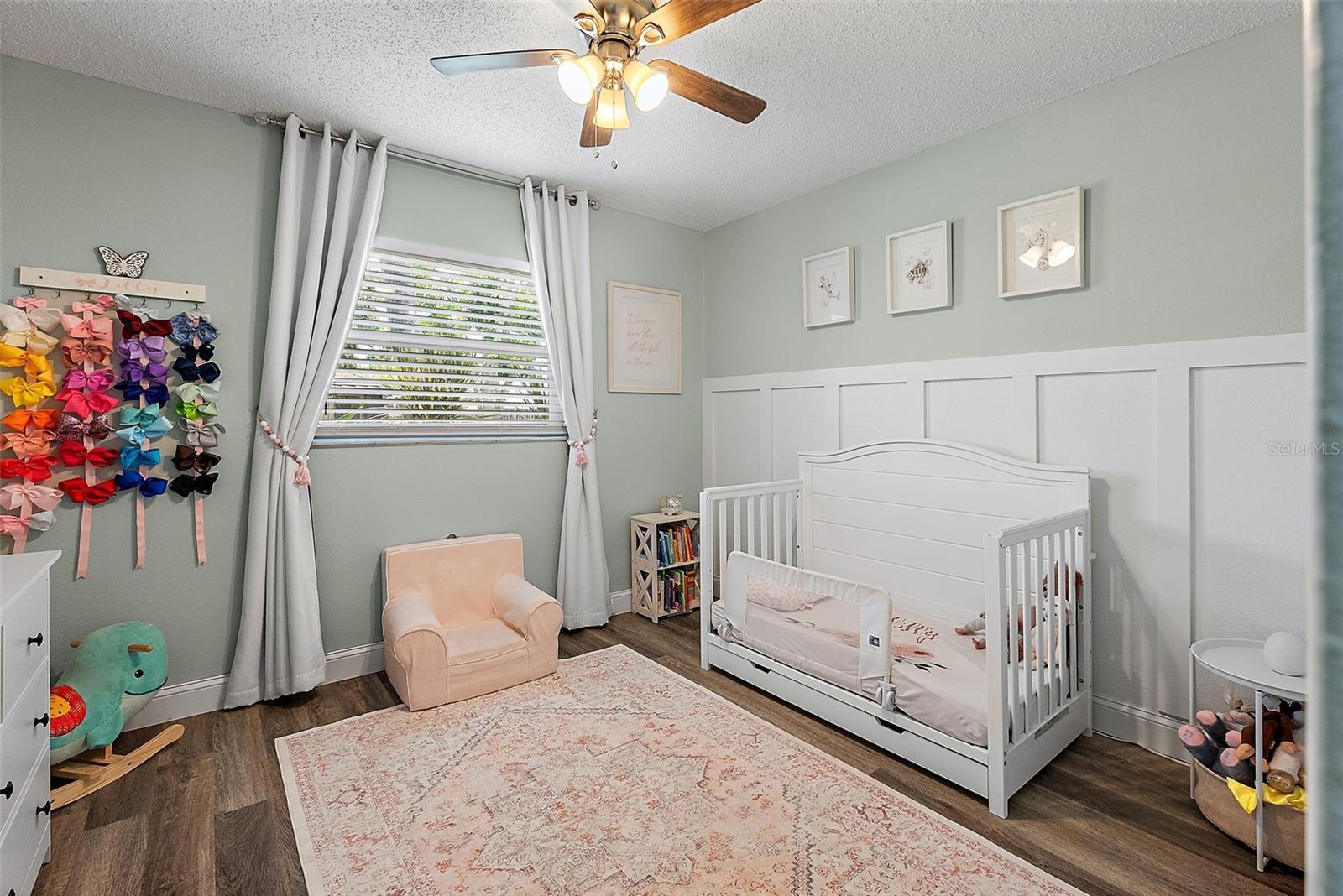 Listing photo id 16 for 6521 69th Avenue N