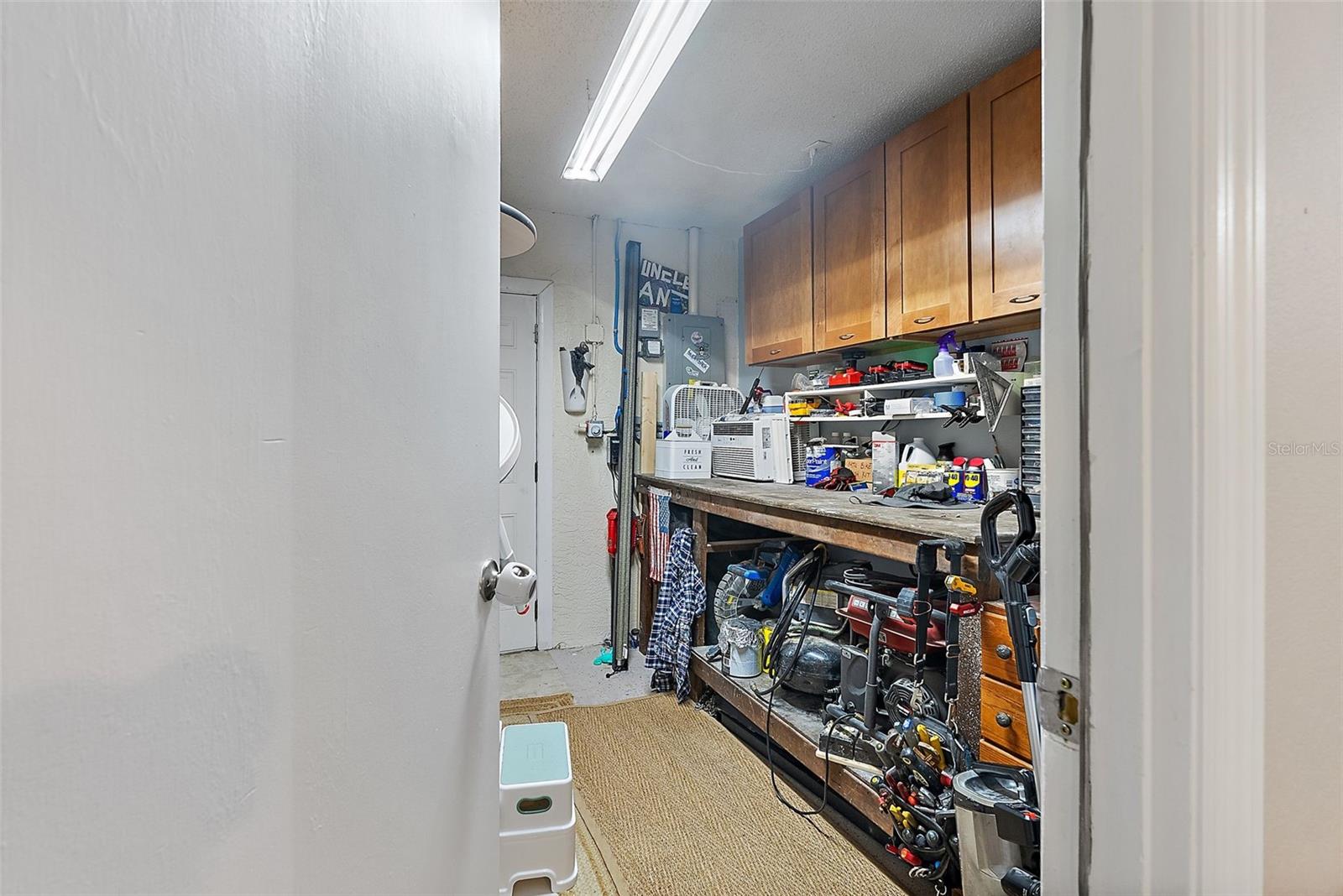 Listing photo id 22 for 6521 69th Avenue N