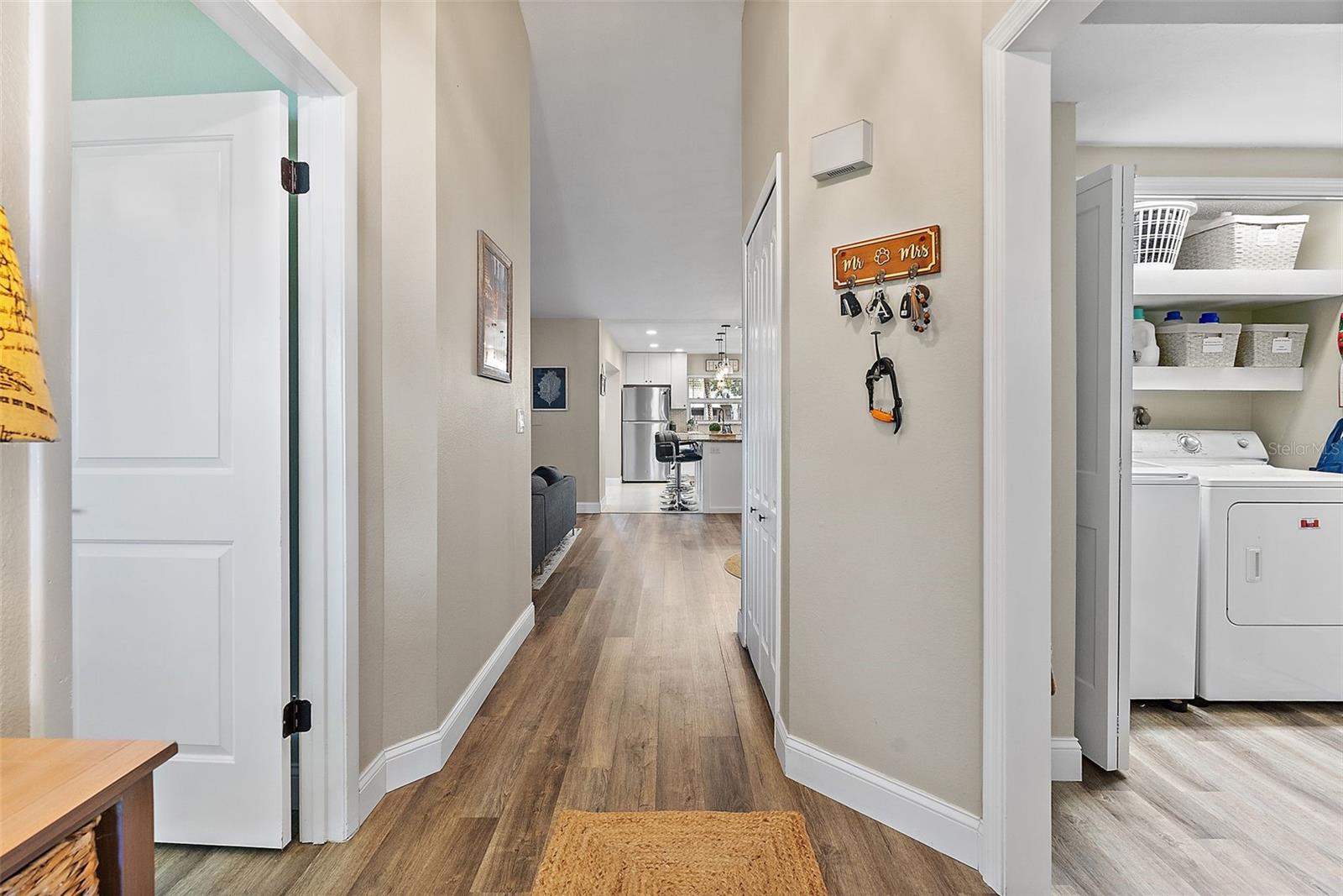 Listing photo id 1 for 6521 69th Avenue N