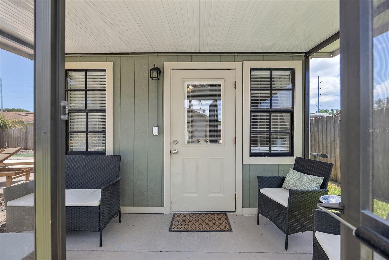 Listing photo id 28 for 6521 69th Avenue N