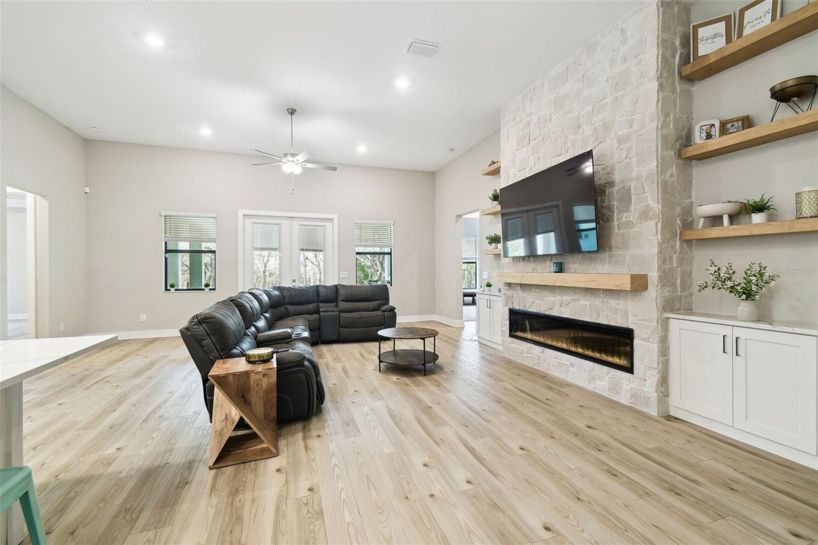 Image 22 of 62 For 13334 Oldenburg Drive