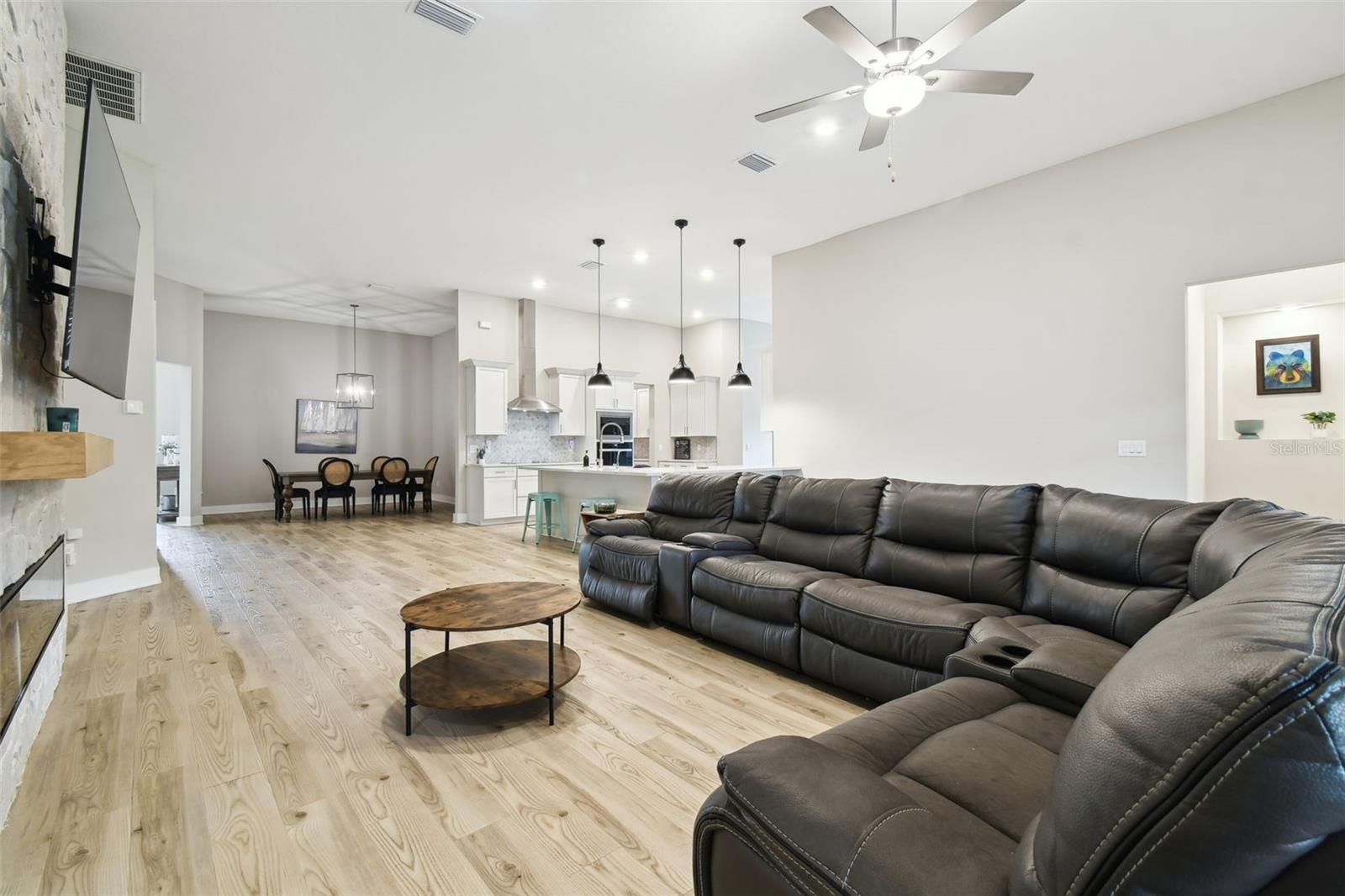Image 24 of 62 For 13334 Oldenburg Drive