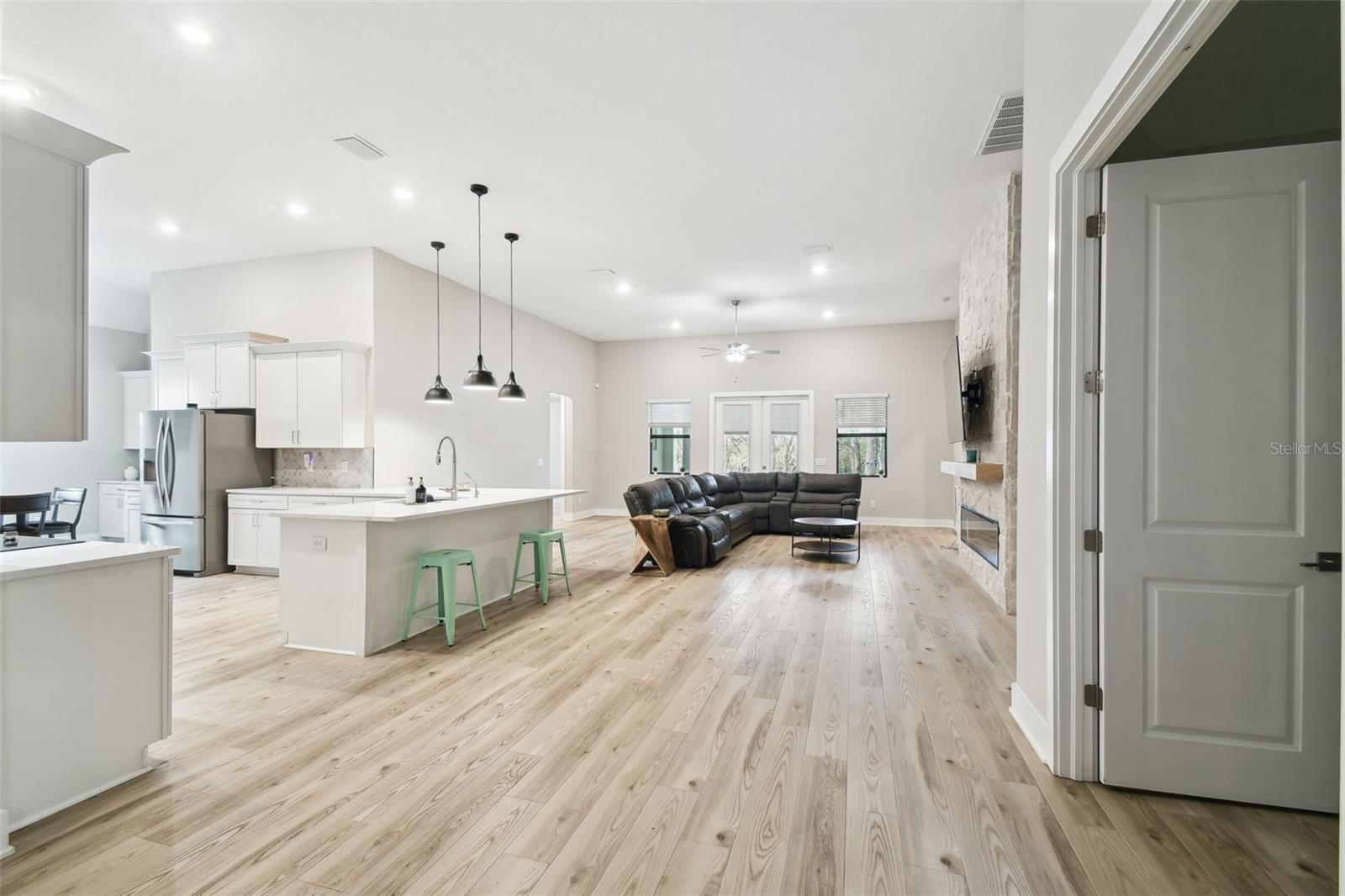 Image 9 of 62 For 13334 Oldenburg Drive