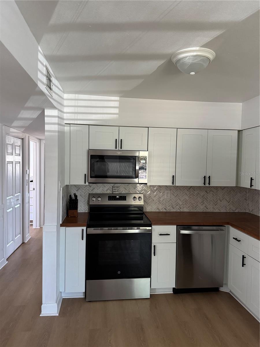 Image 12 of 35 For 6527 West Shore Circle