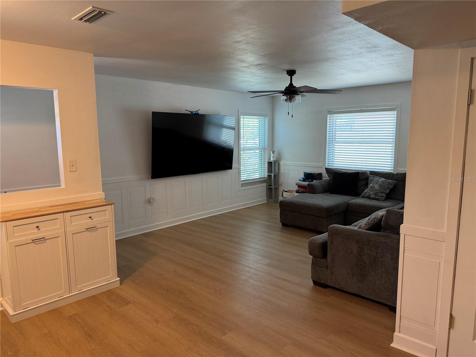 Image 6 of 35 For 6527 West Shore Circle