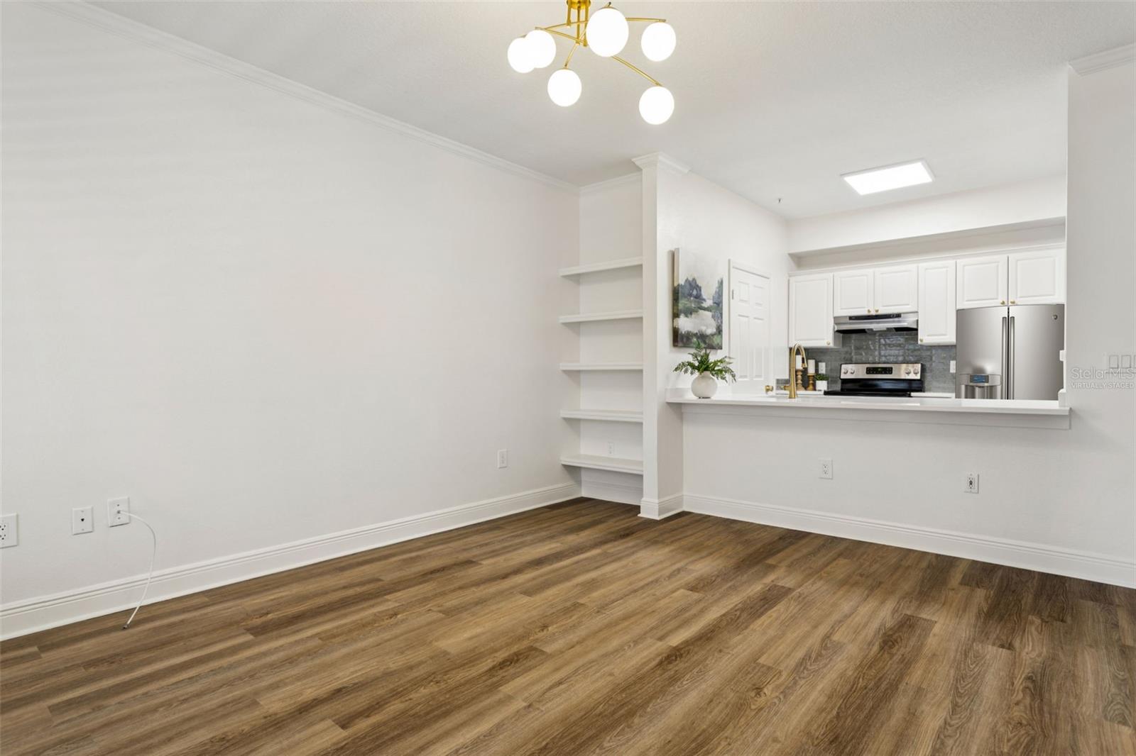 Image 6 of 26 For 800 Dakota Avenue 204