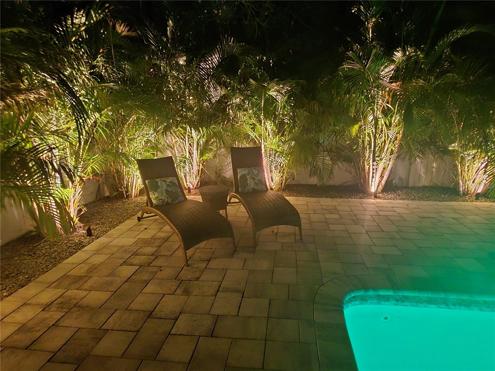 Listing photo id 41 for 9591 Commodore Drive