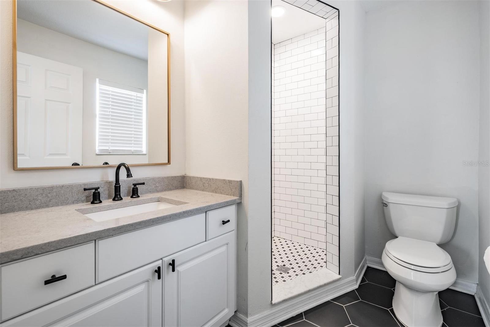Listing photo id 14 for 4205 Suwanee Avenue