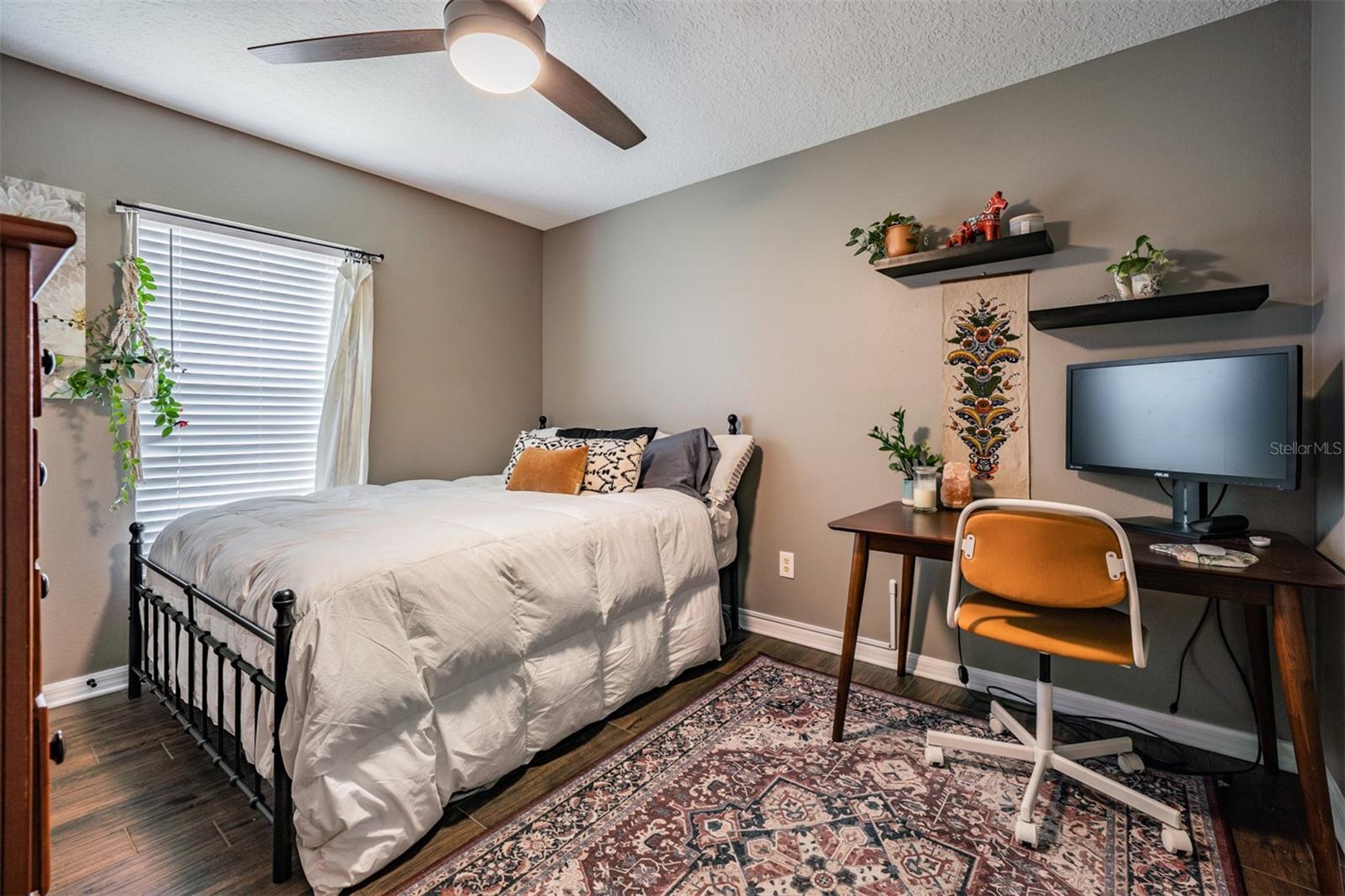 Listing photo id 16 for 4205 Suwanee Avenue