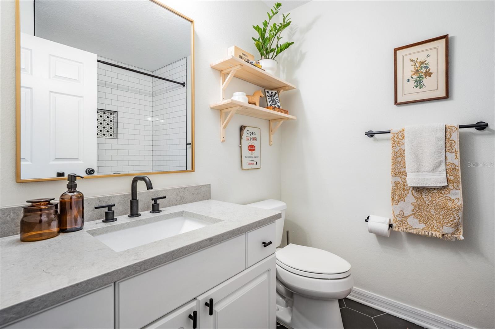 Listing photo id 17 for 4205 Suwanee Avenue