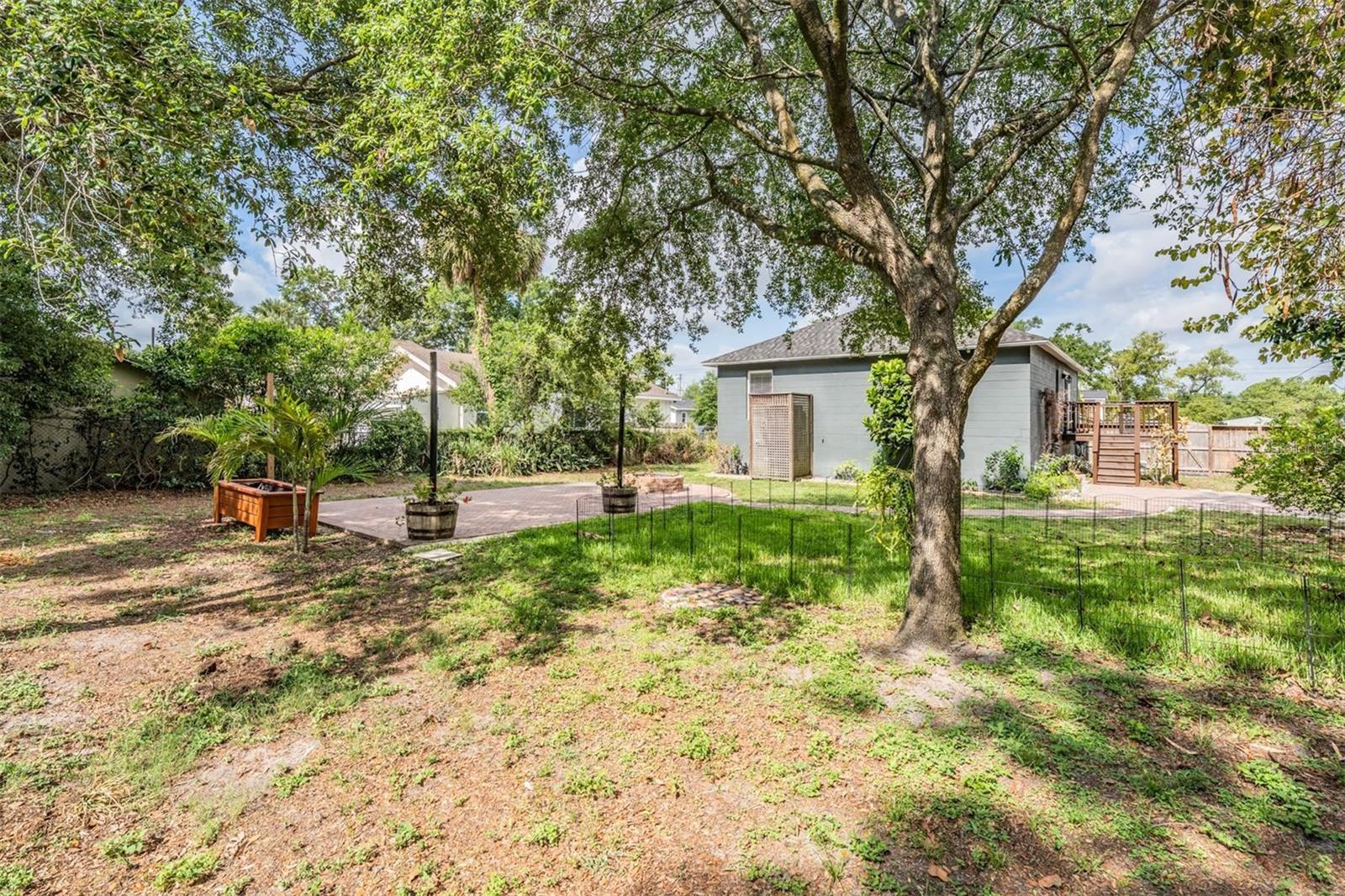 Listing photo id 26 for 4205 Suwanee Avenue