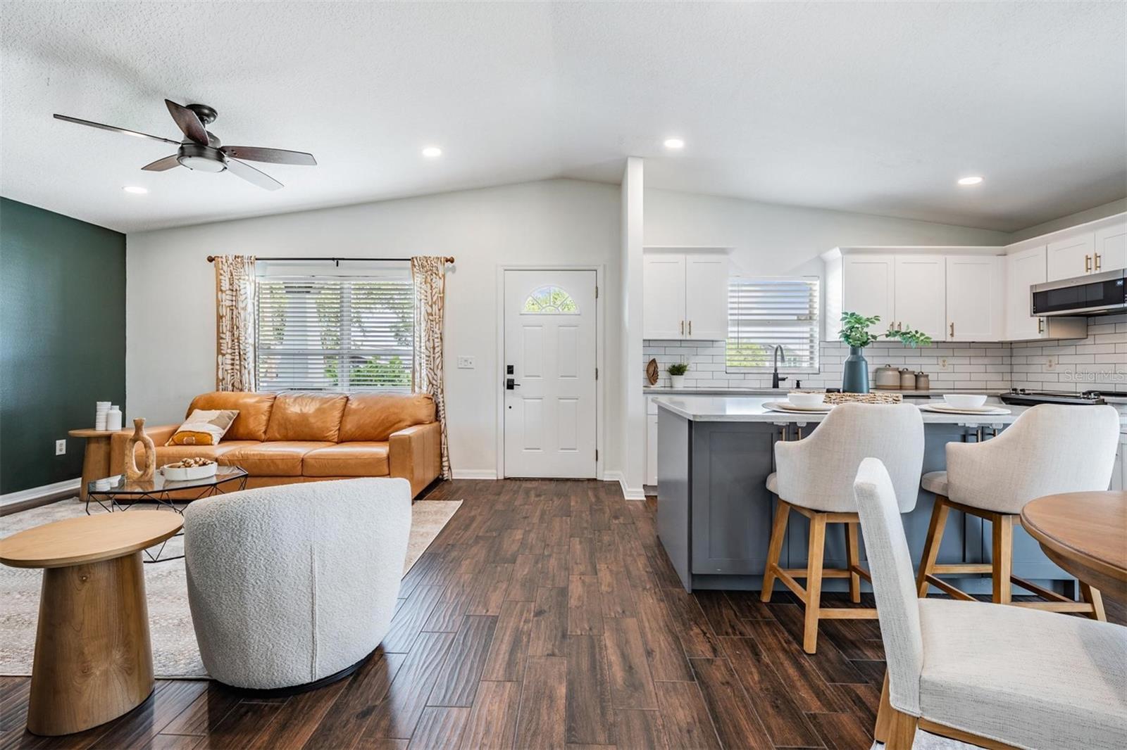 Listing photo id 1 for 4205 Suwanee Avenue