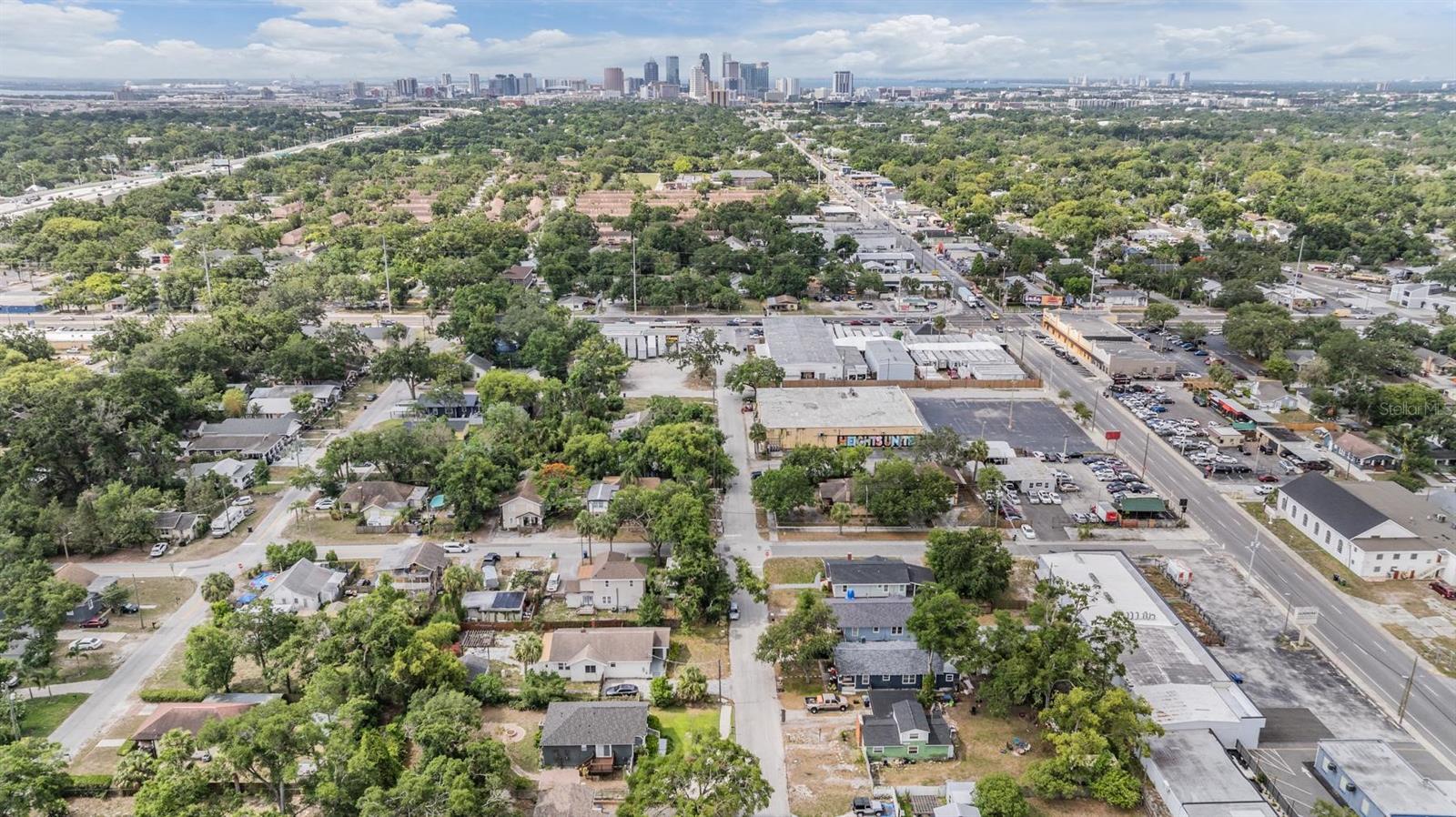 Listing photo id 29 for 4205 Suwanee Avenue