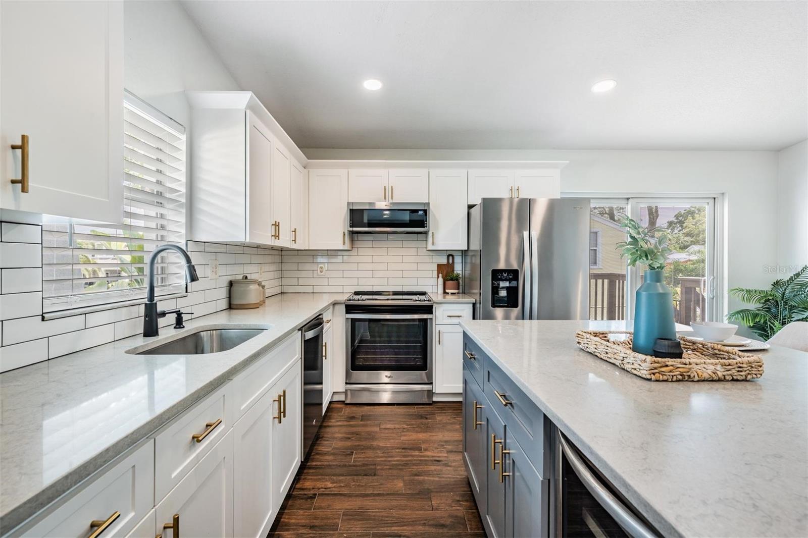 Listing photo id 6 for 4205 Suwanee Avenue