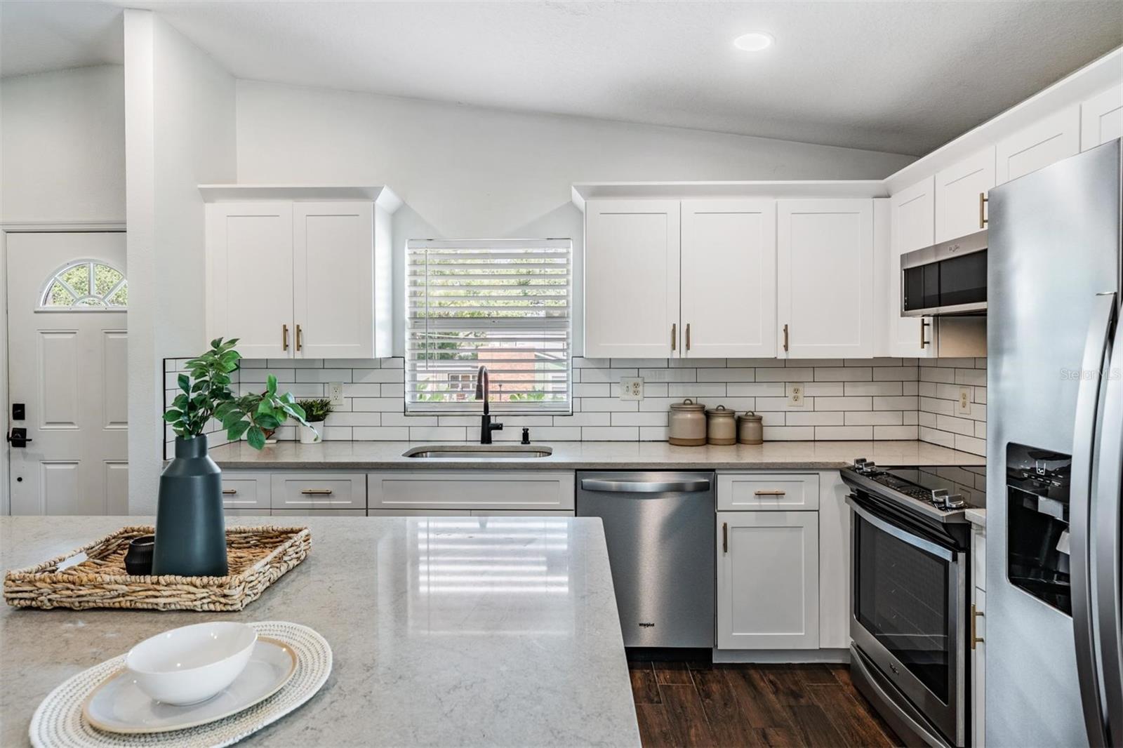 Listing photo id 7 for 4205 Suwanee Avenue