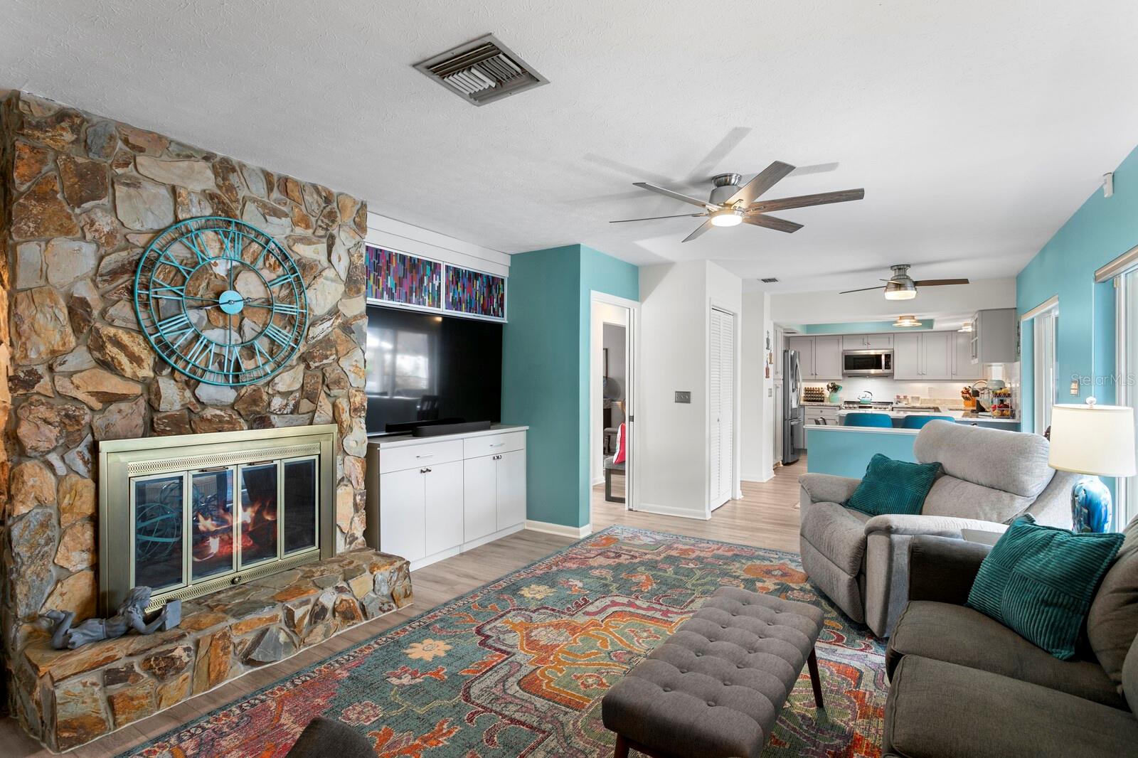 Image 10 of 58 For 13810 Lake Village Place