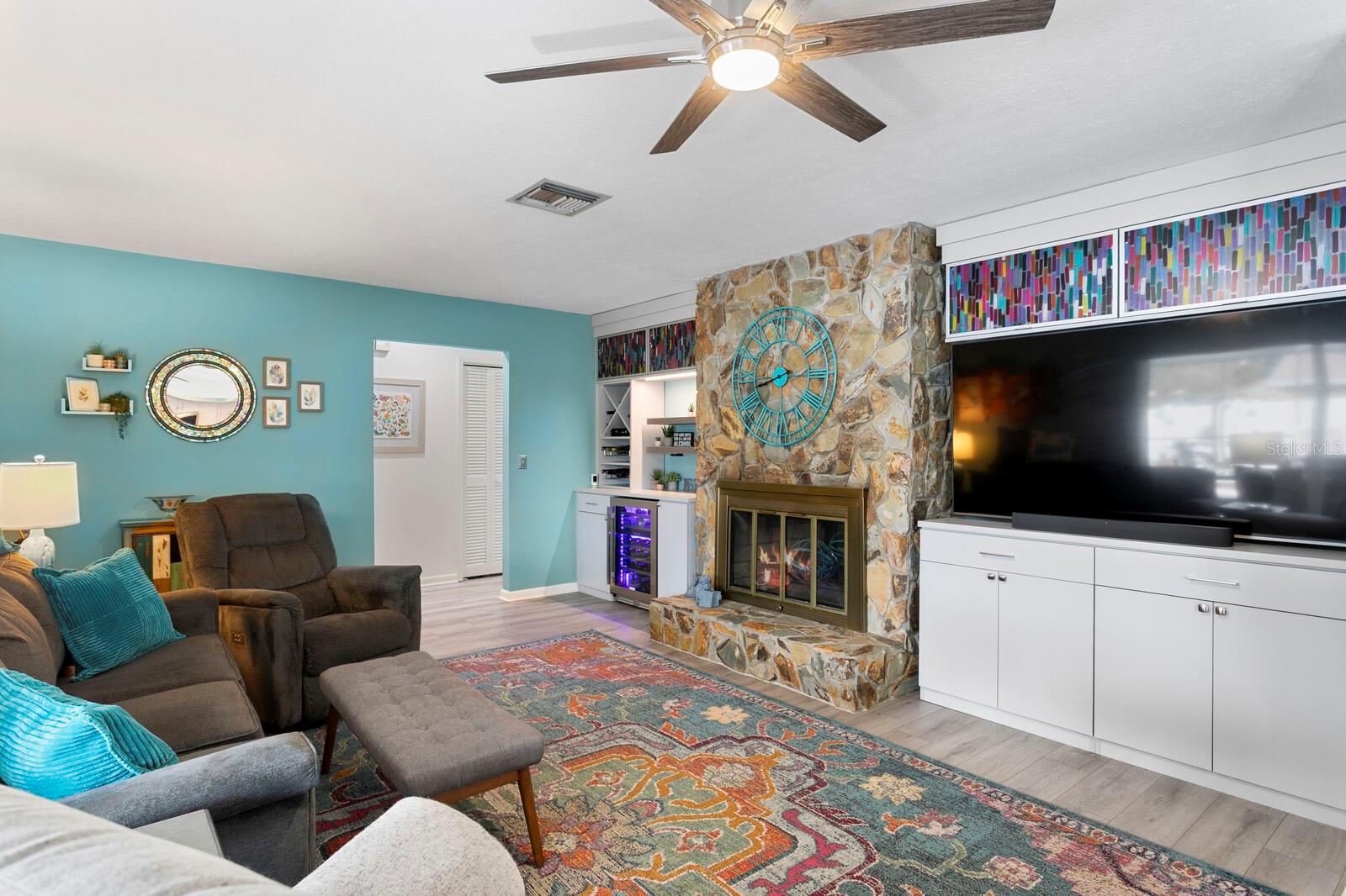 Image 18 of 58 For 13810 Lake Village Place