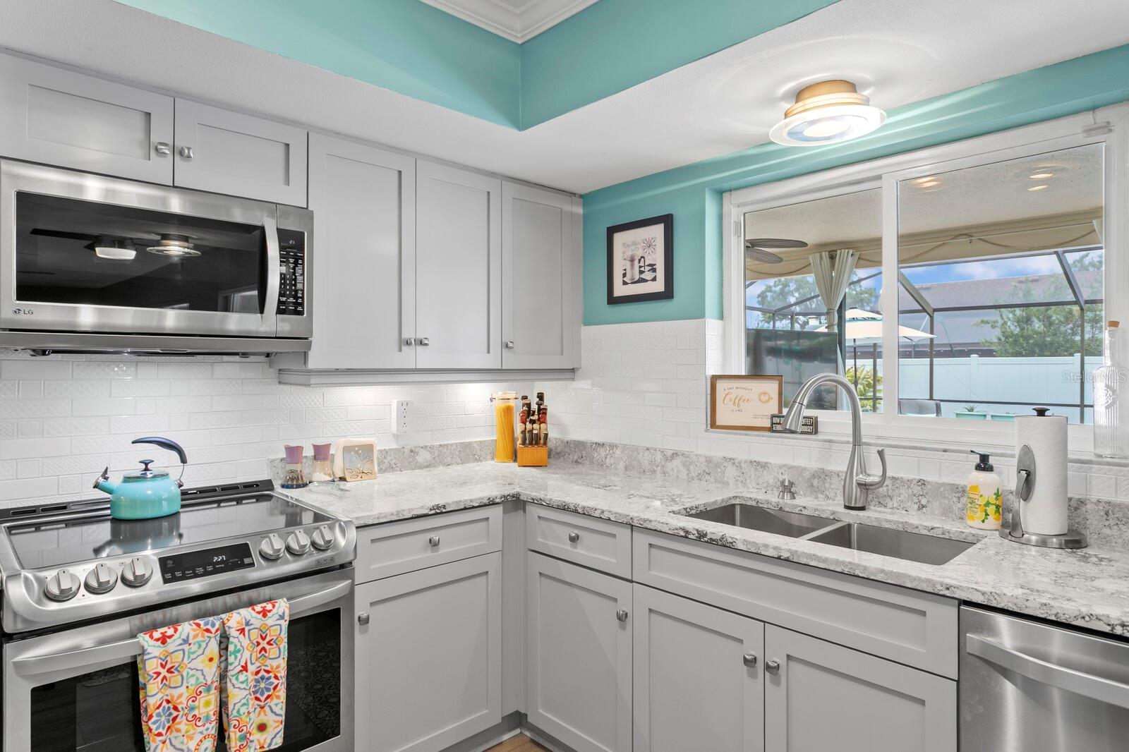 Image 21 of 58 For 13810 Lake Village Place