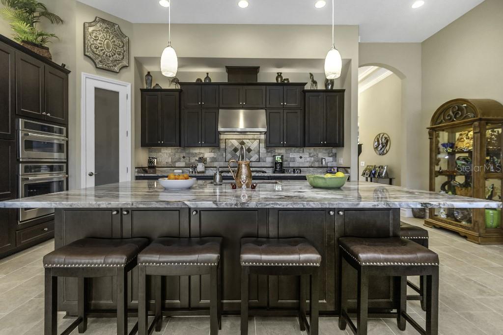 Listing photo id 10 for 4239 Woodland Retreat Boulevard