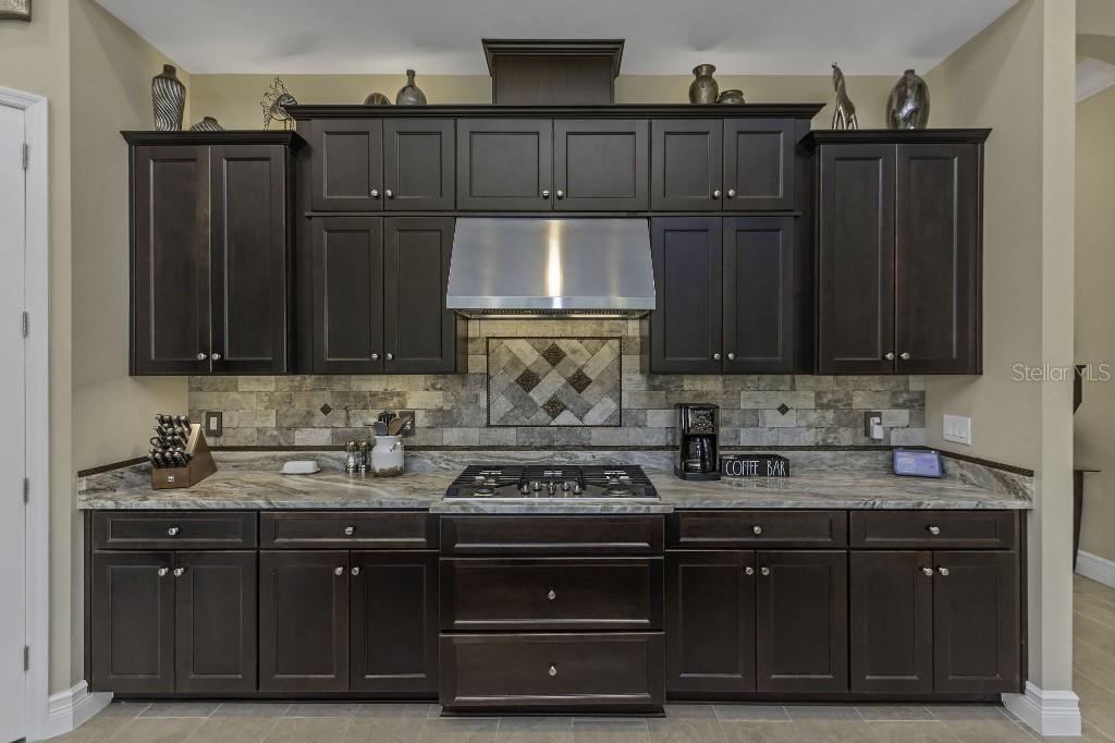 Listing photo id 16 for 4239 Woodland Retreat Boulevard