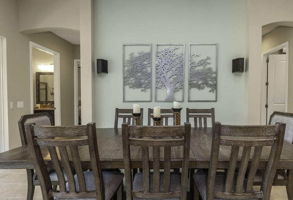 Listing photo id 21 for 4239 Woodland Retreat Boulevard
