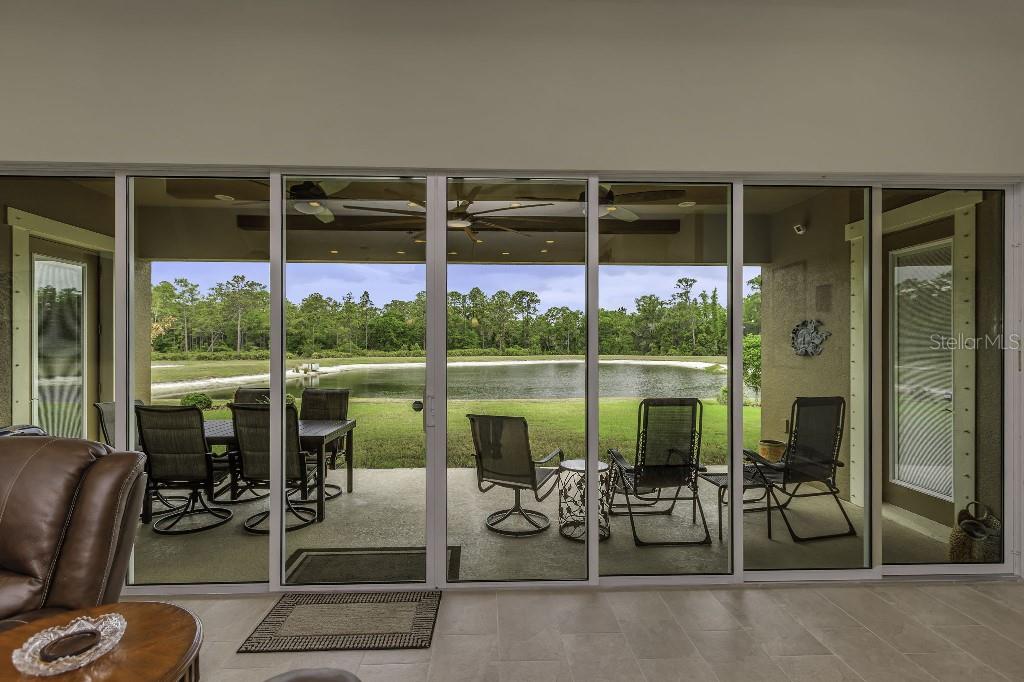 Listing photo id 23 for 4239 Woodland Retreat Boulevard