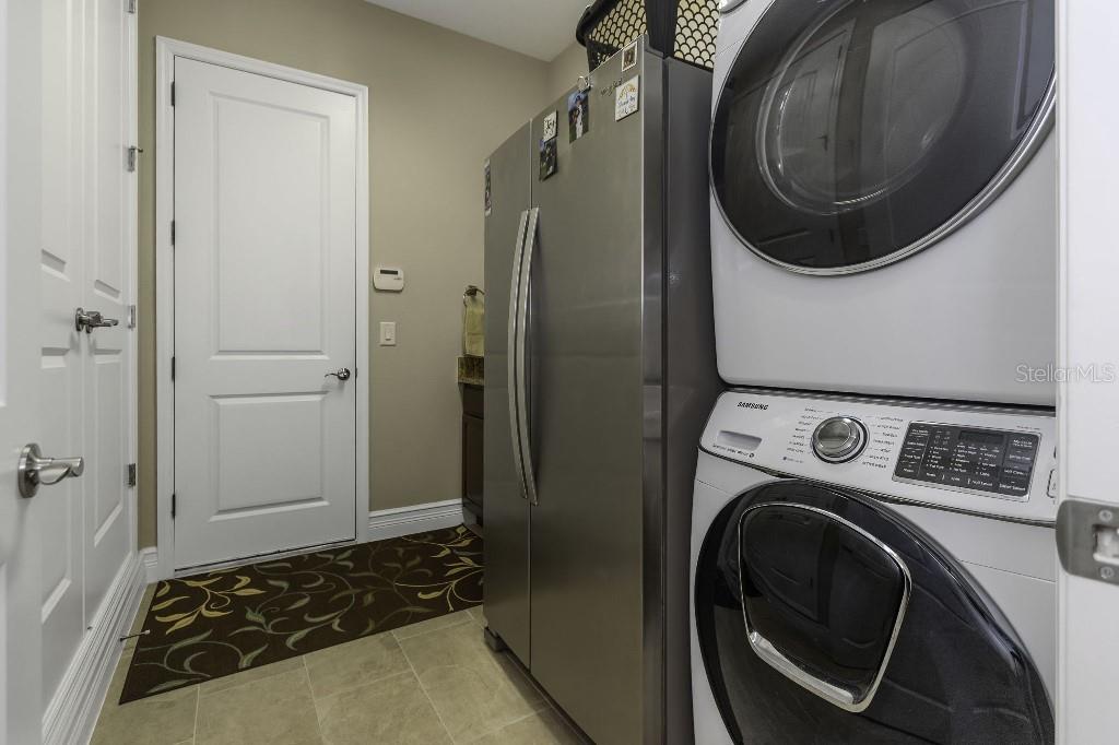 Listing photo id 48 for 4239 Woodland Retreat Boulevard