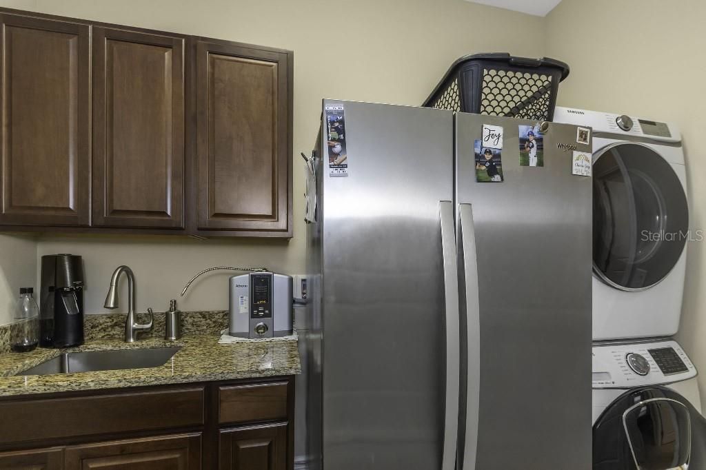 Listing photo id 49 for 4239 Woodland Retreat Boulevard