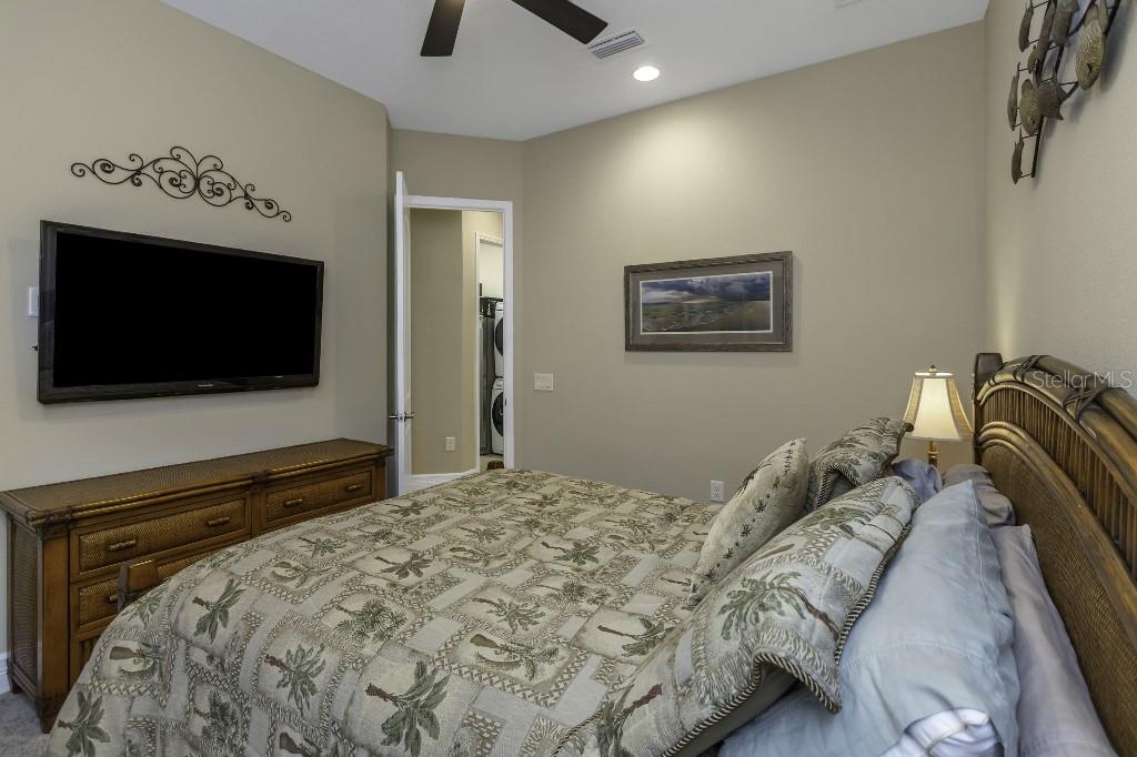 Listing photo id 52 for 4239 Woodland Retreat Boulevard