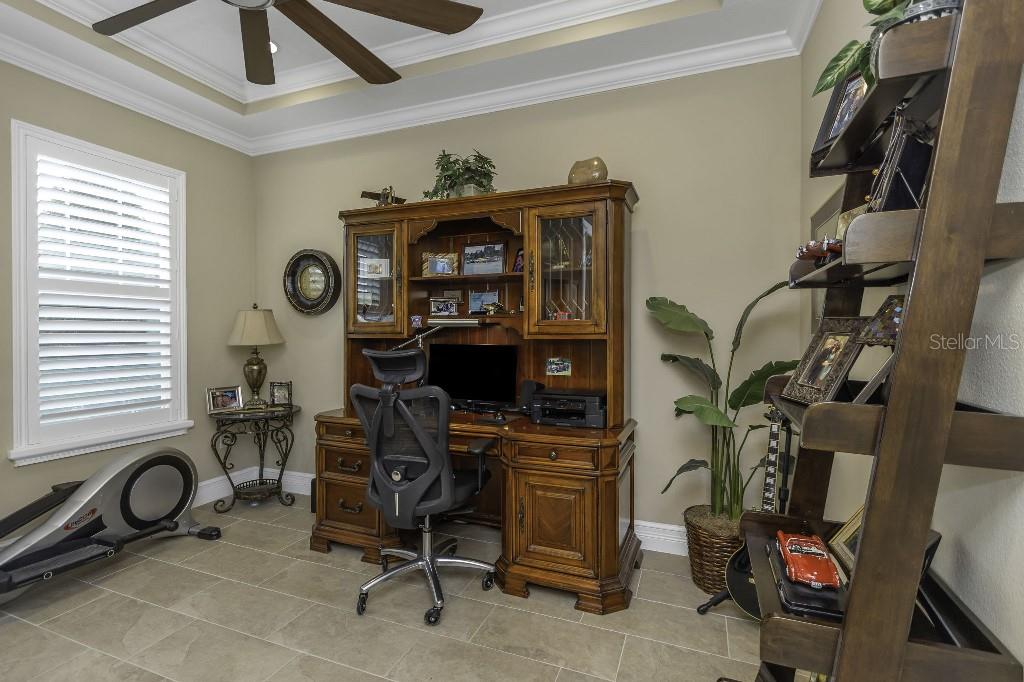 Listing photo id 56 for 4239 Woodland Retreat Boulevard