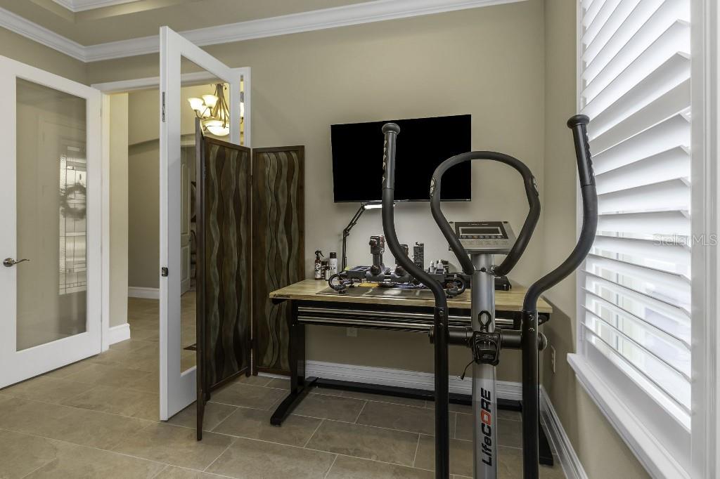 Listing photo id 58 for 4239 Woodland Retreat Boulevard