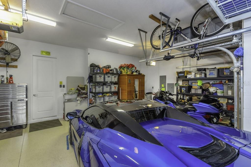 Listing photo id 67 for 4239 Woodland Retreat Boulevard