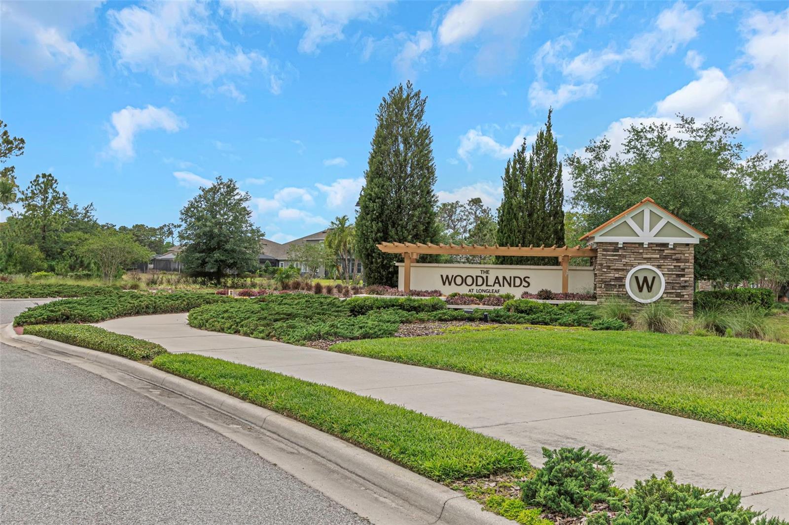 Listing photo id 84 for 4239 Woodland Retreat Boulevard