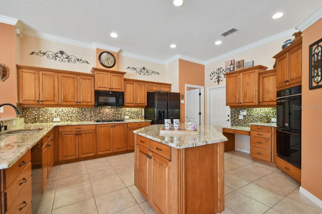 Listing photo id 23 for 17923 Arbor Haven Drive
