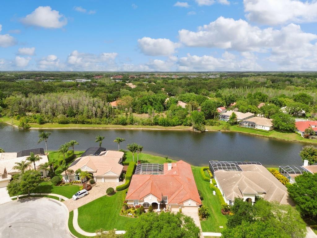 Listing photo id 41 for 17923 Arbor Haven Drive