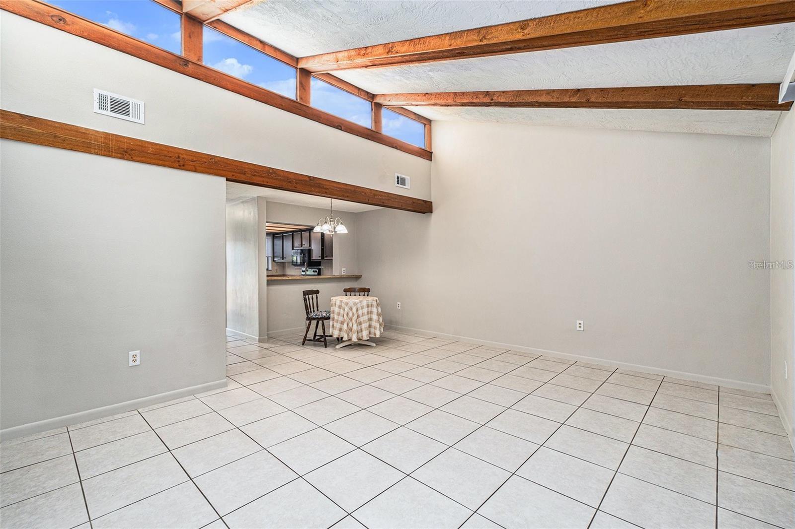 Listing photo id 8 for 4309 Cedar Grove Street