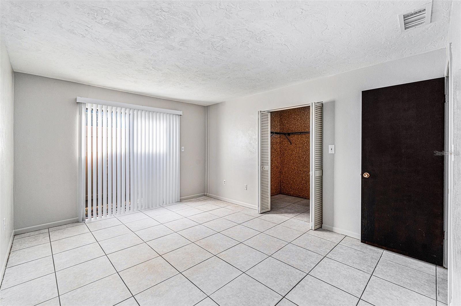 Listing photo id 11 for 4309 Cedar Grove Street