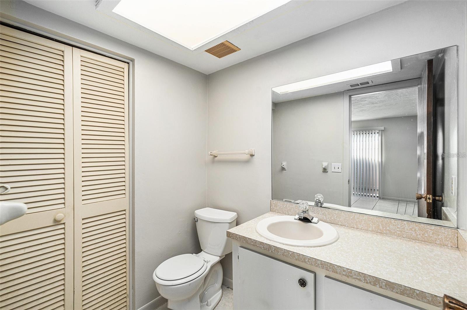 Listing photo id 15 for 4309 Cedar Grove Street