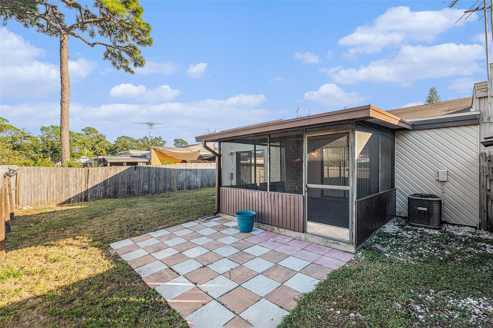 Listing photo id 23 for 4309 Cedar Grove Street
