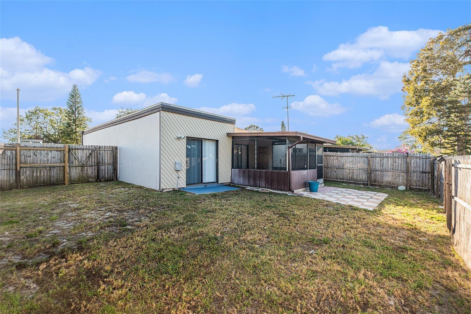 Listing photo id 25 for 4309 Cedar Grove Street
