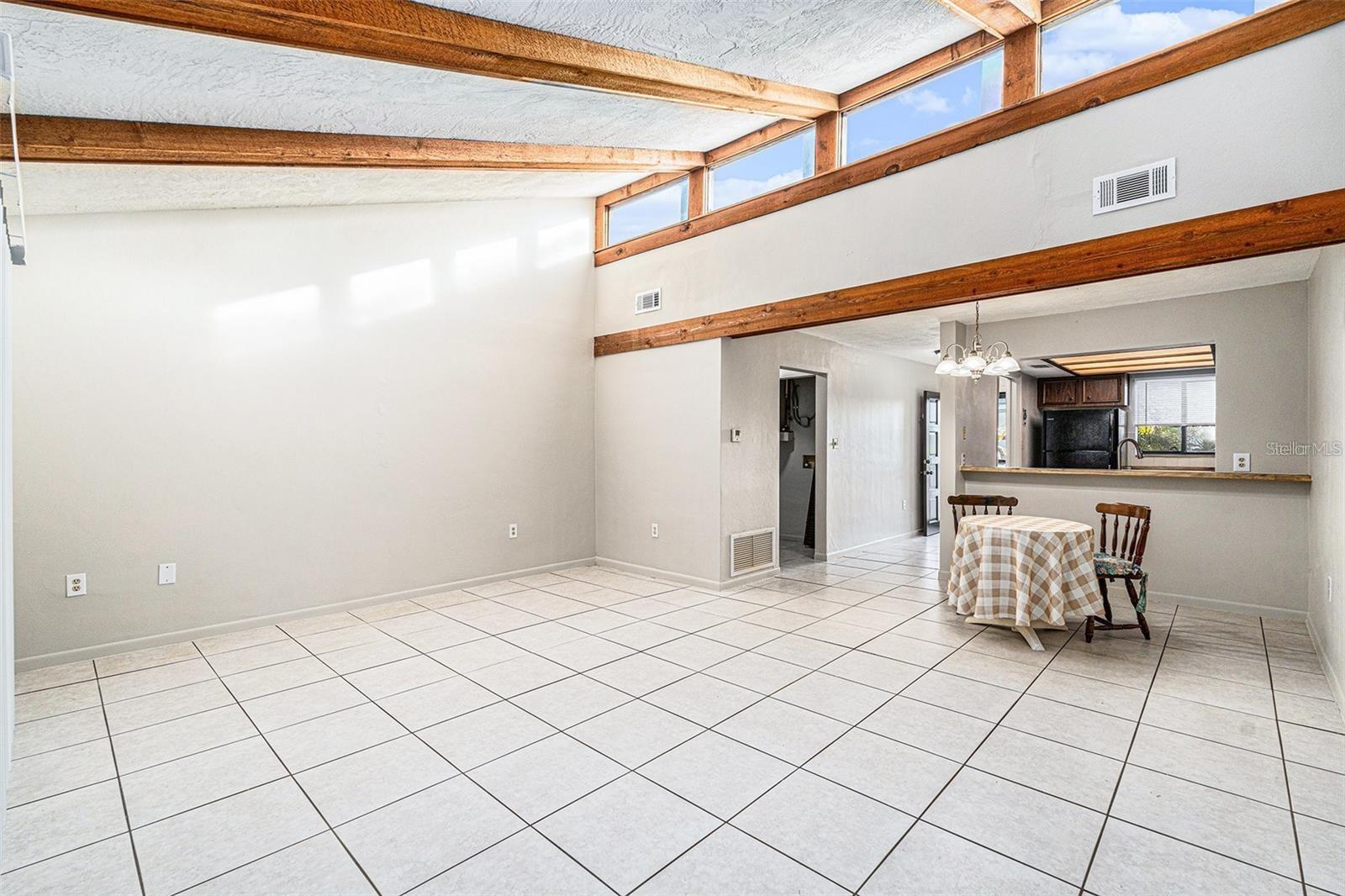 Listing photo id 7 for 4309 Cedar Grove Street