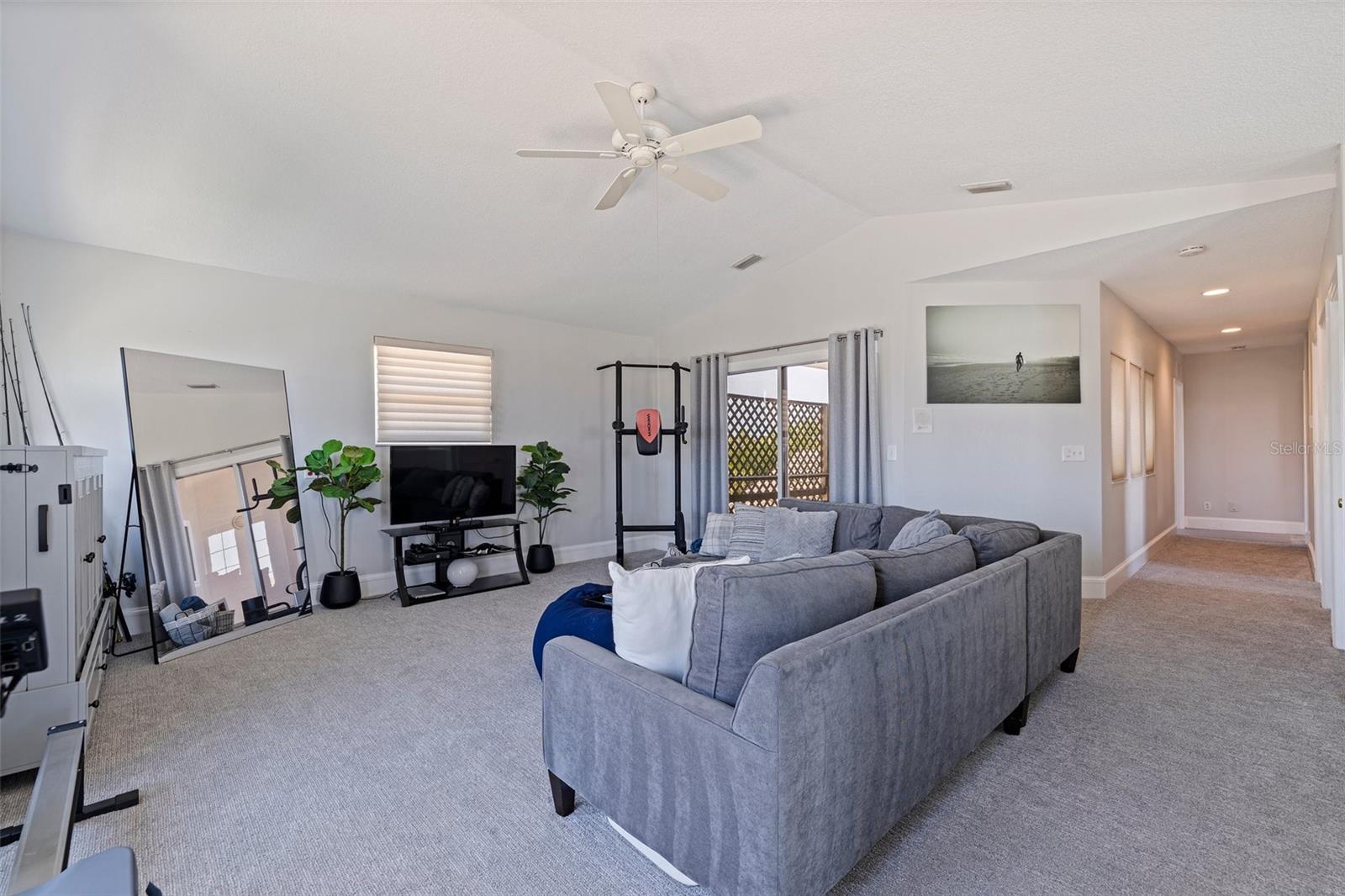 Listing photo id 29 for 1156 2nd Avenue S
