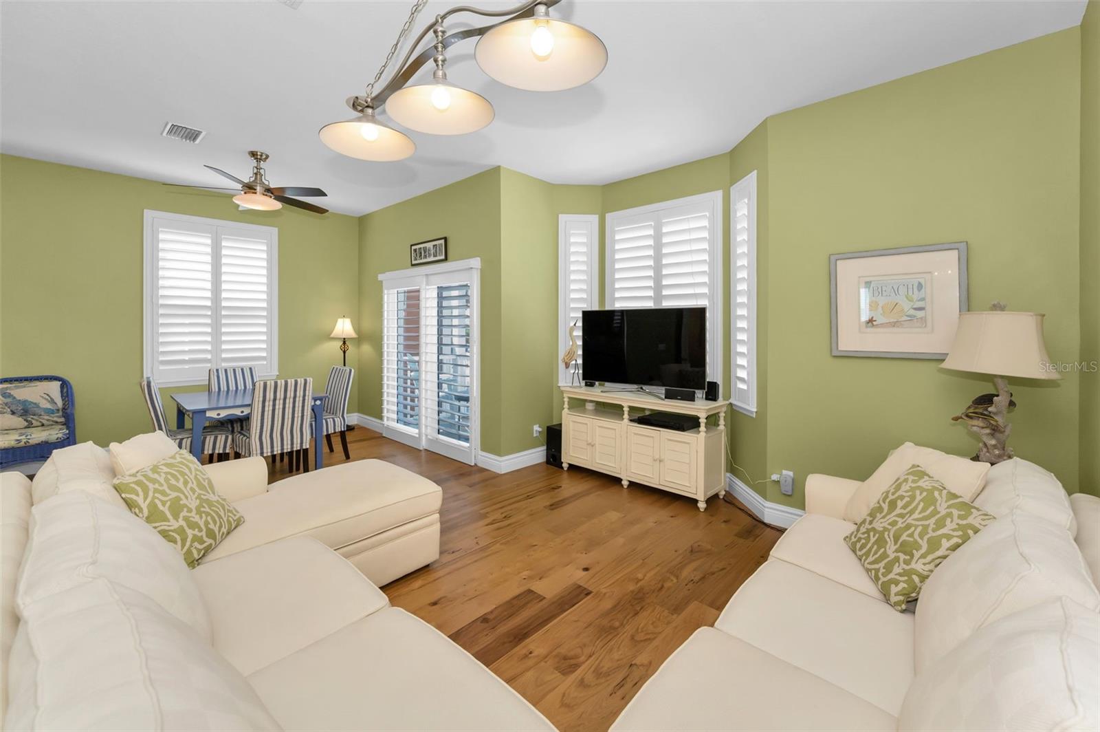 Image 15 of 49 For 13303 Gulf Lane