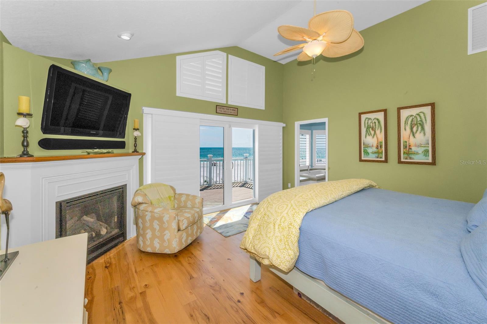 Image 16 of 49 For 13303 Gulf Lane
