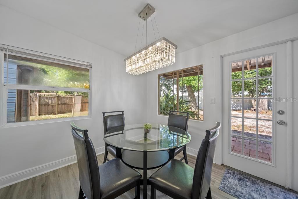 Image 13 of 22 For 12304 Woodleigh Avenue