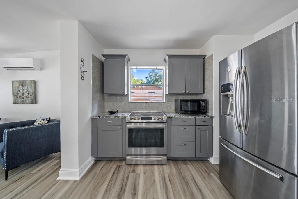 Image 9 of 22 For 12304 Woodleigh Avenue