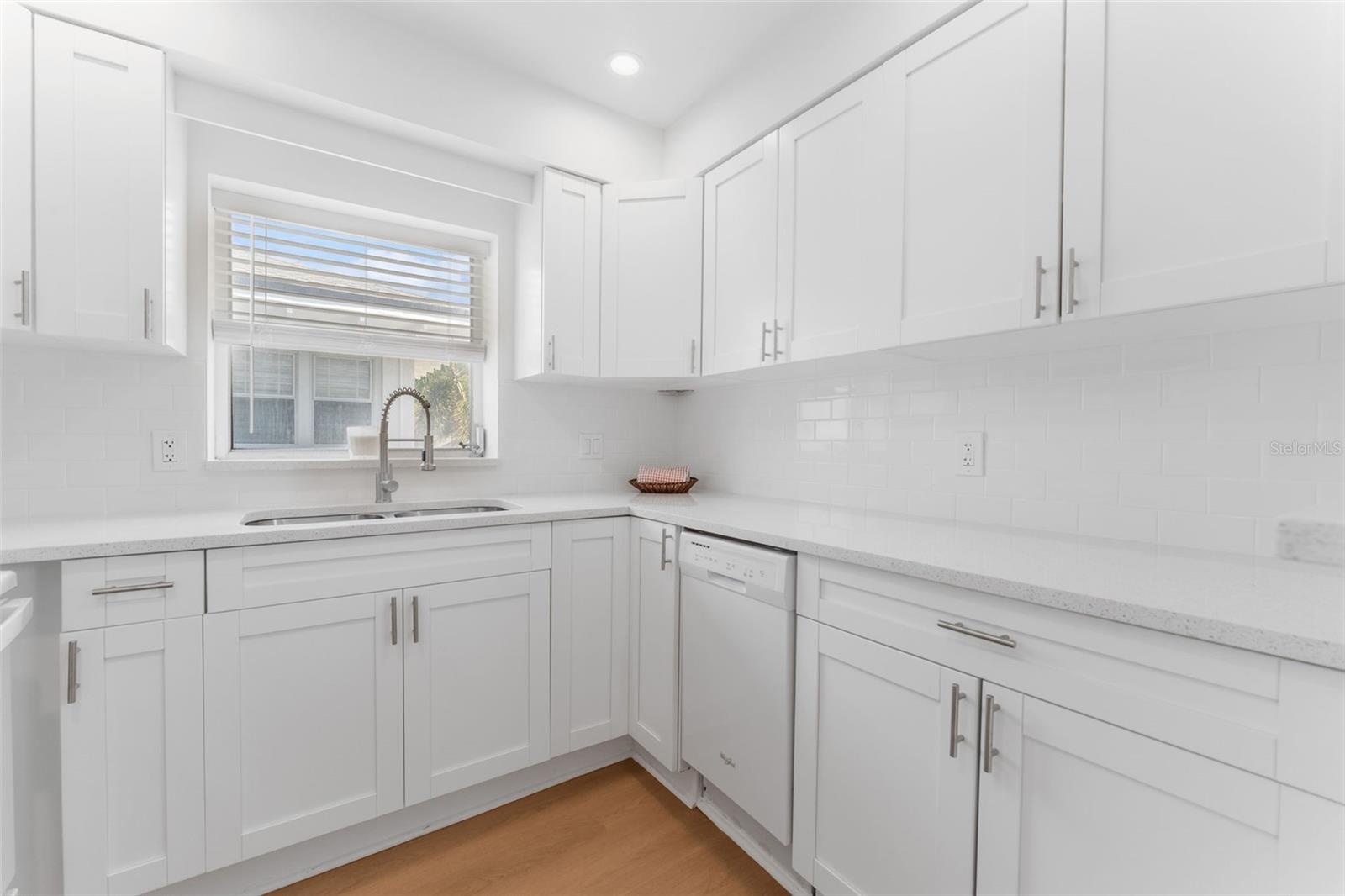 Image 10 of 30 For 125 8th Avenue Ne B