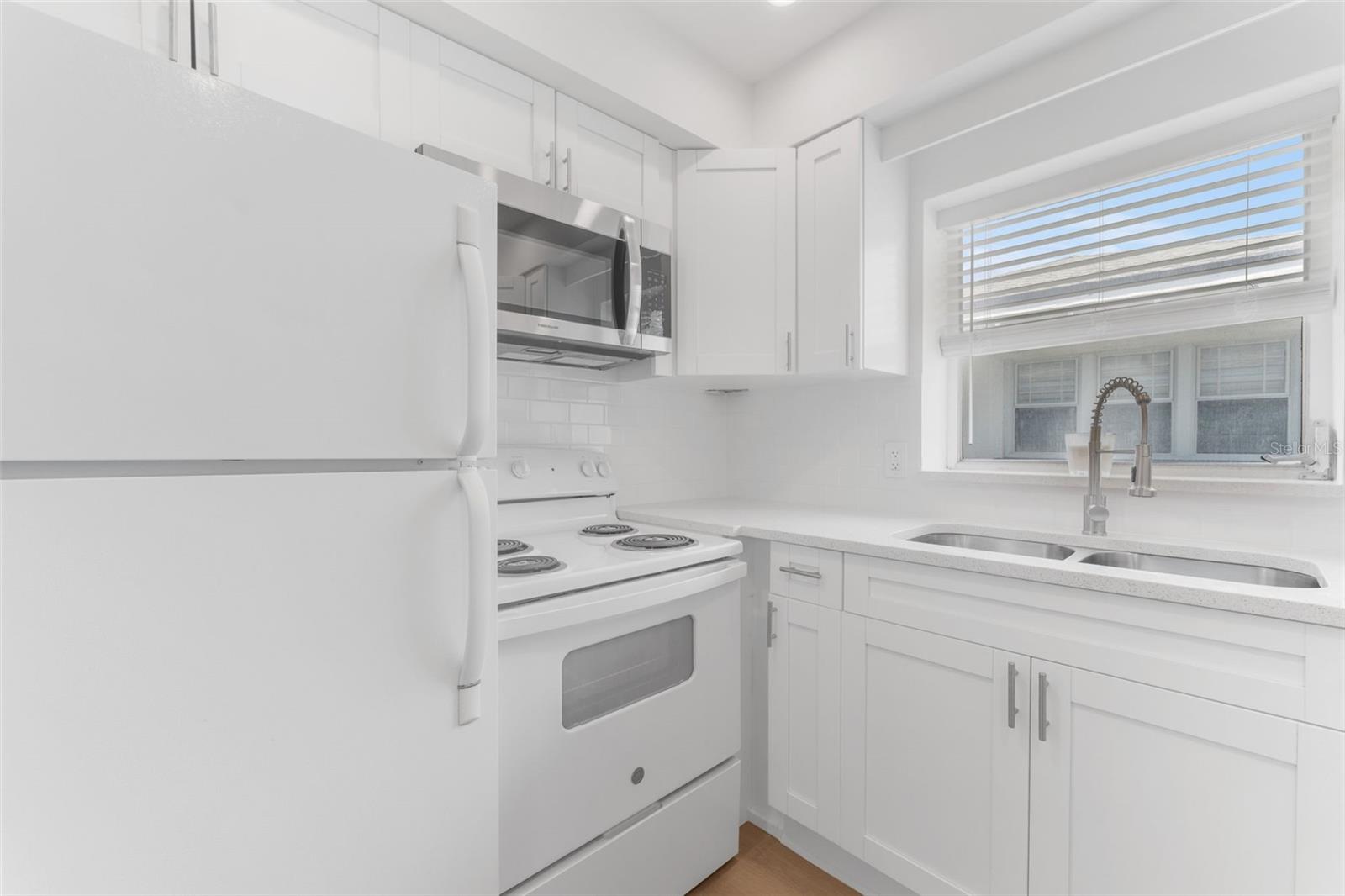 Image 12 of 30 For 125 8th Avenue Ne B