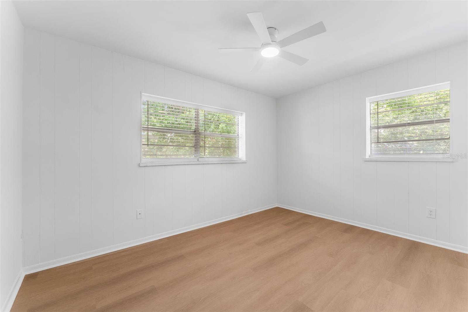 Image 13 of 30 For 125 8th Avenue Ne B